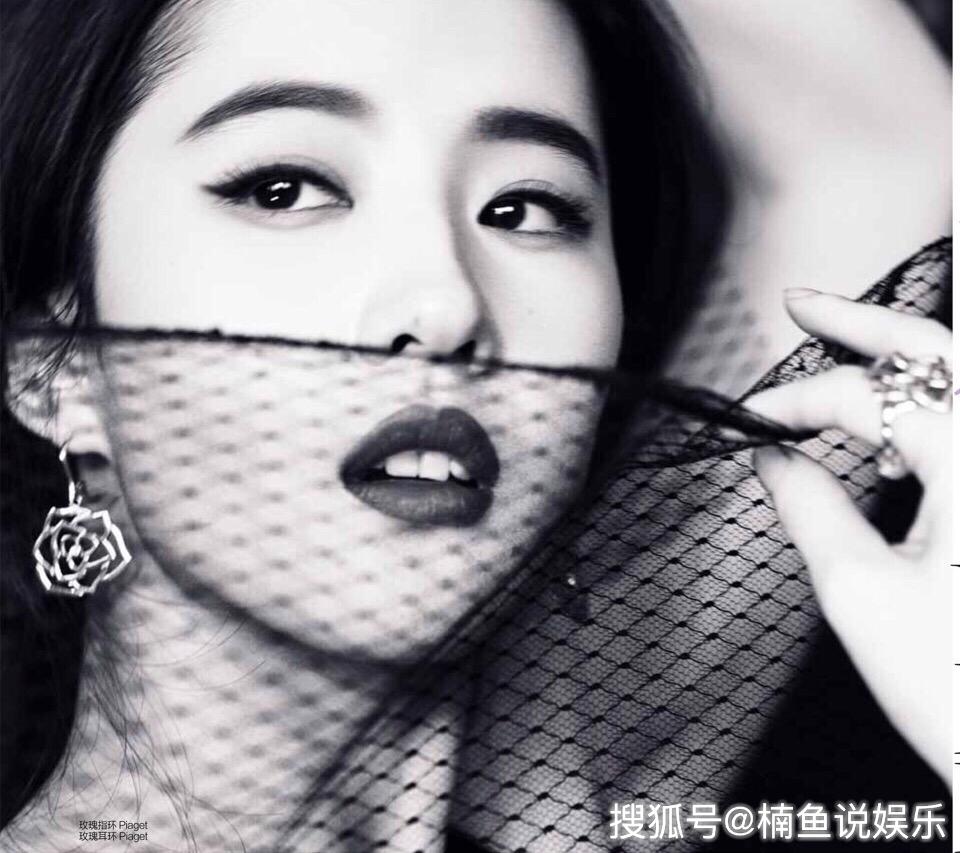 马思纯的柔美黑白风,古力娜扎的黑白照有种赫本的感觉,杜鹃的五官配上