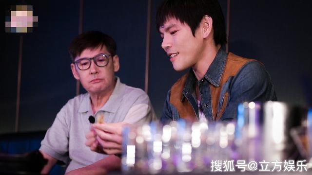 郭碧婷爸爸做客综艺，拷问未来女婿向佐，郭碧婷暗暗担心？