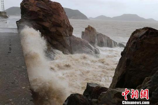 台风“利奇马”登陆浙江温岭:窗外玻璃破碎声不断 全球最大网赌正规平台