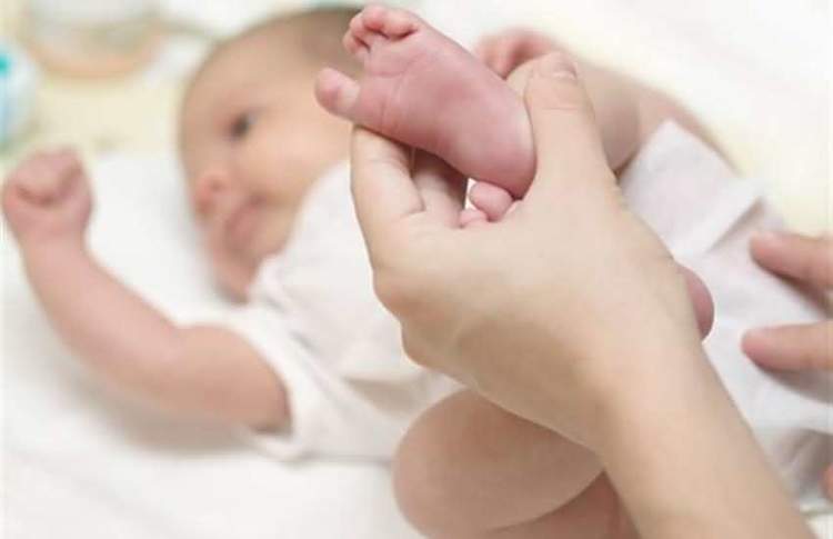                     长期这样使用婴儿湿巾，对?婴幼儿非常不好，做错的宝妈却很多
