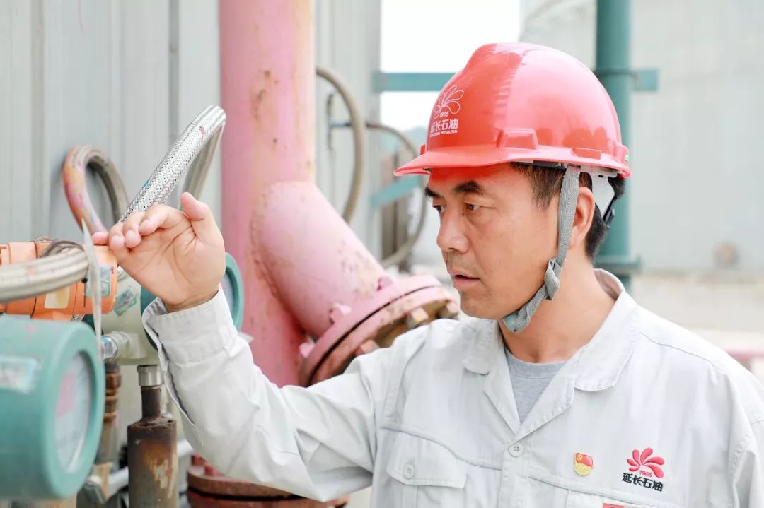 坚守初心 致敬楷模丨张富强:调油一线的坚守