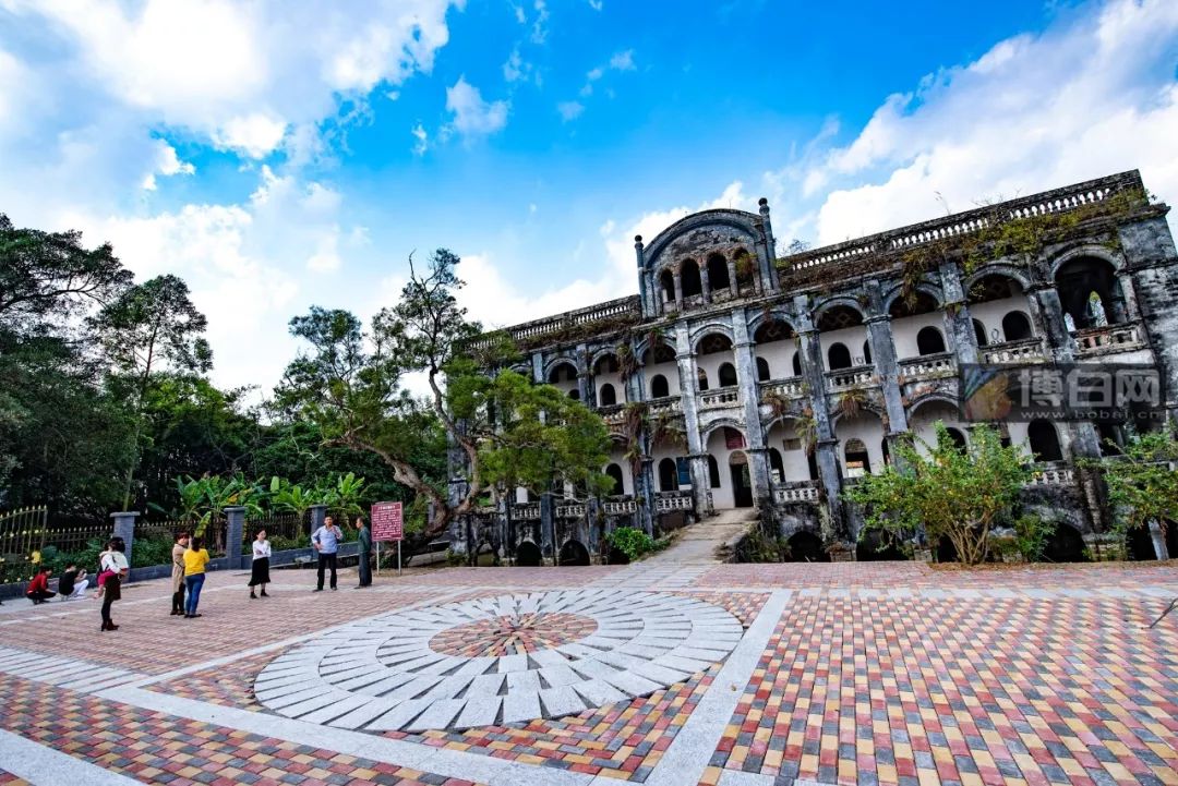 它造型古朴,美观大方,是博白县主要名胜古迹及重点文物保护单位,同时