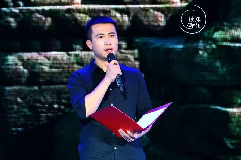 朗诵嘉宾：雷鹏雷鹏，国家一级播音员，中央广播电视总台主持人、记者、