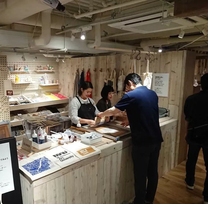 怎么在学校里面开小卖部 f75a27cbb35d47398011f46d9008a557.jpeg