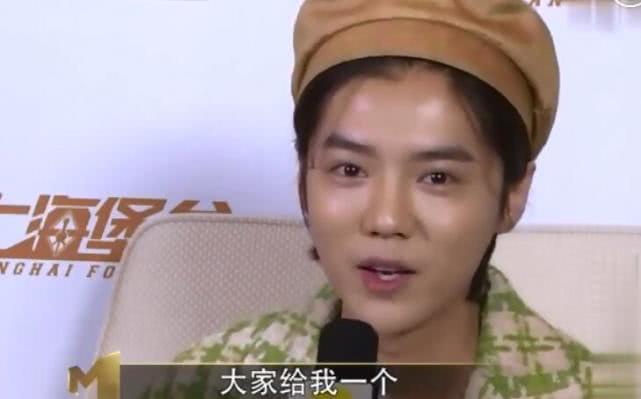 鹿晗接受采访称:大家还是多体谅我,别一听是我演的就不看了 作者: 来源:金牌娱乐 鹿晗接受采访称:大家还是多体谅我,别一听是我演的就不看了 作者: 来源:金牌娱乐