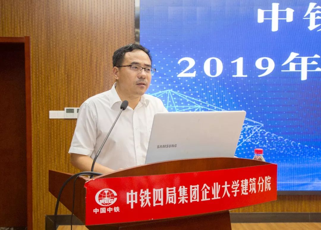 财务部部长 0a861da98eee47bfb6e63ec86d25fffa.jpeg