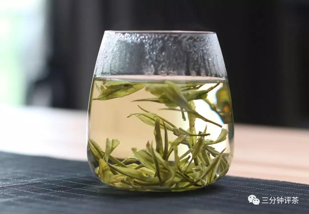 最直观的图,最简单的话,3分钟教你如何选购安吉白茶-三分钟评茶