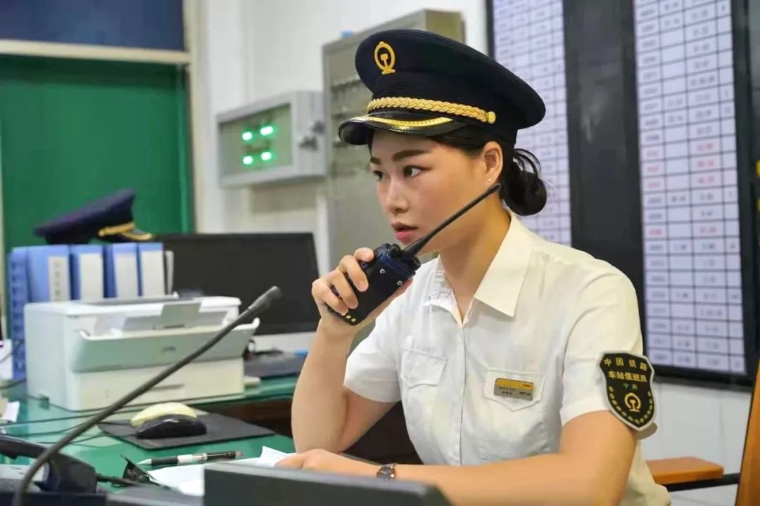 铁路版花木兰这群高颜值高素质的小姐姐又一次惊艳了我们