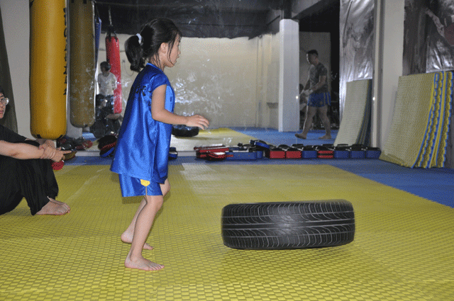 龙行天下散打搏击少儿体验课(8课时,原价1200元)!增强自信,变得强大!