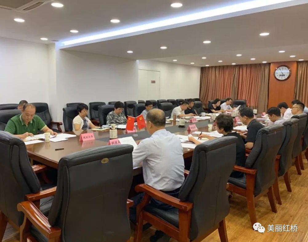 一是经济总量小 基础薄弱_一条小团团