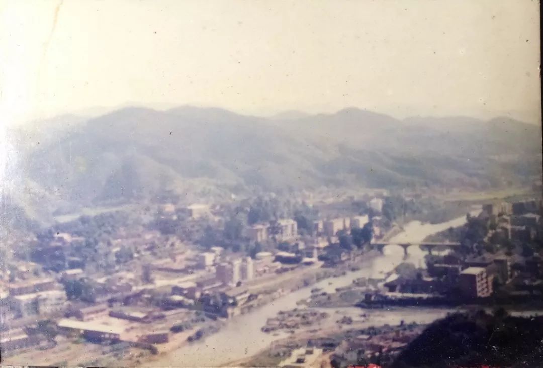 1987年铜鼓县城鸟瞰
