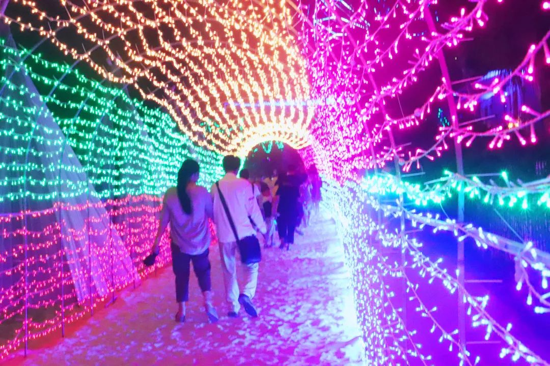 孩子几个月能看灯光 72198b891825407f86b1ddcef351892f.jpeg