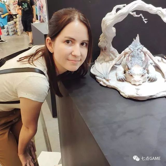 maria panfilova在今年6月份的上海模型展与光叔合影来自俄罗斯的