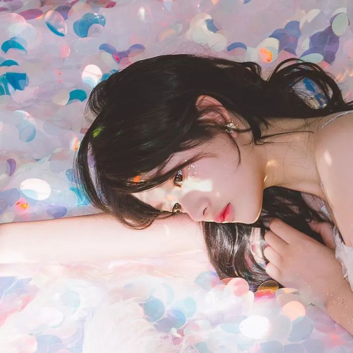 果体女人坐在石头上猜一成语_木猜一成语疯狂看图(2)