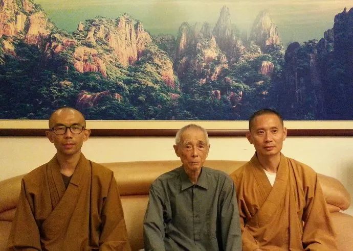 是清华大学核能和热能物理博士比如龙泉寺管委会成员贤启法师很多