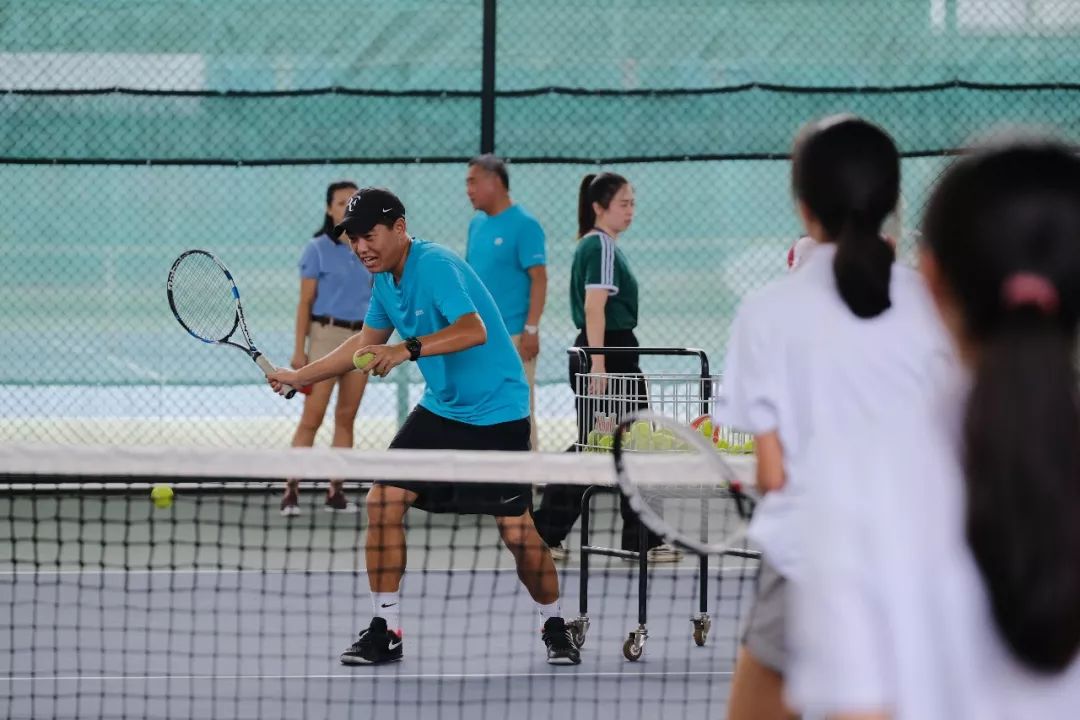 如何成为网球球童 a4cdad5911ab4fbb9ff9f1f2fed02d61.jpeg