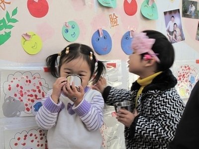                     婆婆“佛系带娃”，3个时间不强迫喝水，孩子脾胃好，更健康！