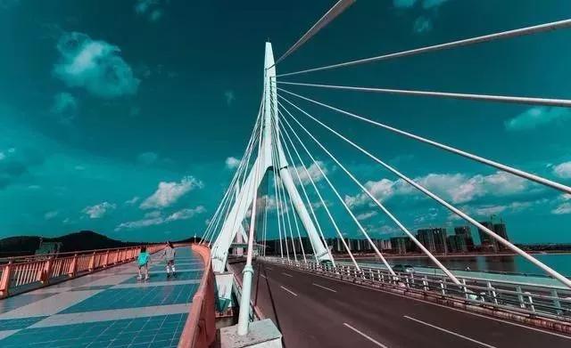 绵阳市网红桥——涪江一号桥这里是绵阳,四川省第二大城市,四川盆地