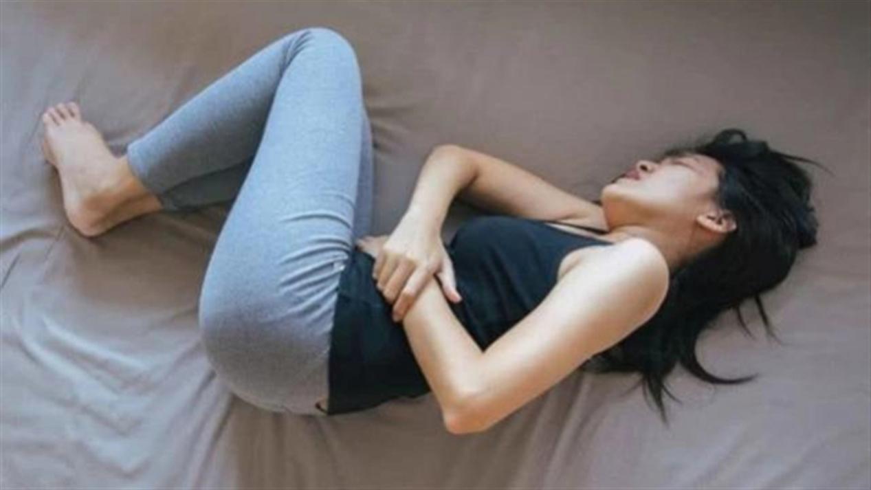                     女儿第一次来“例假”，家长该如何应对？高情商妈妈要说这3句话