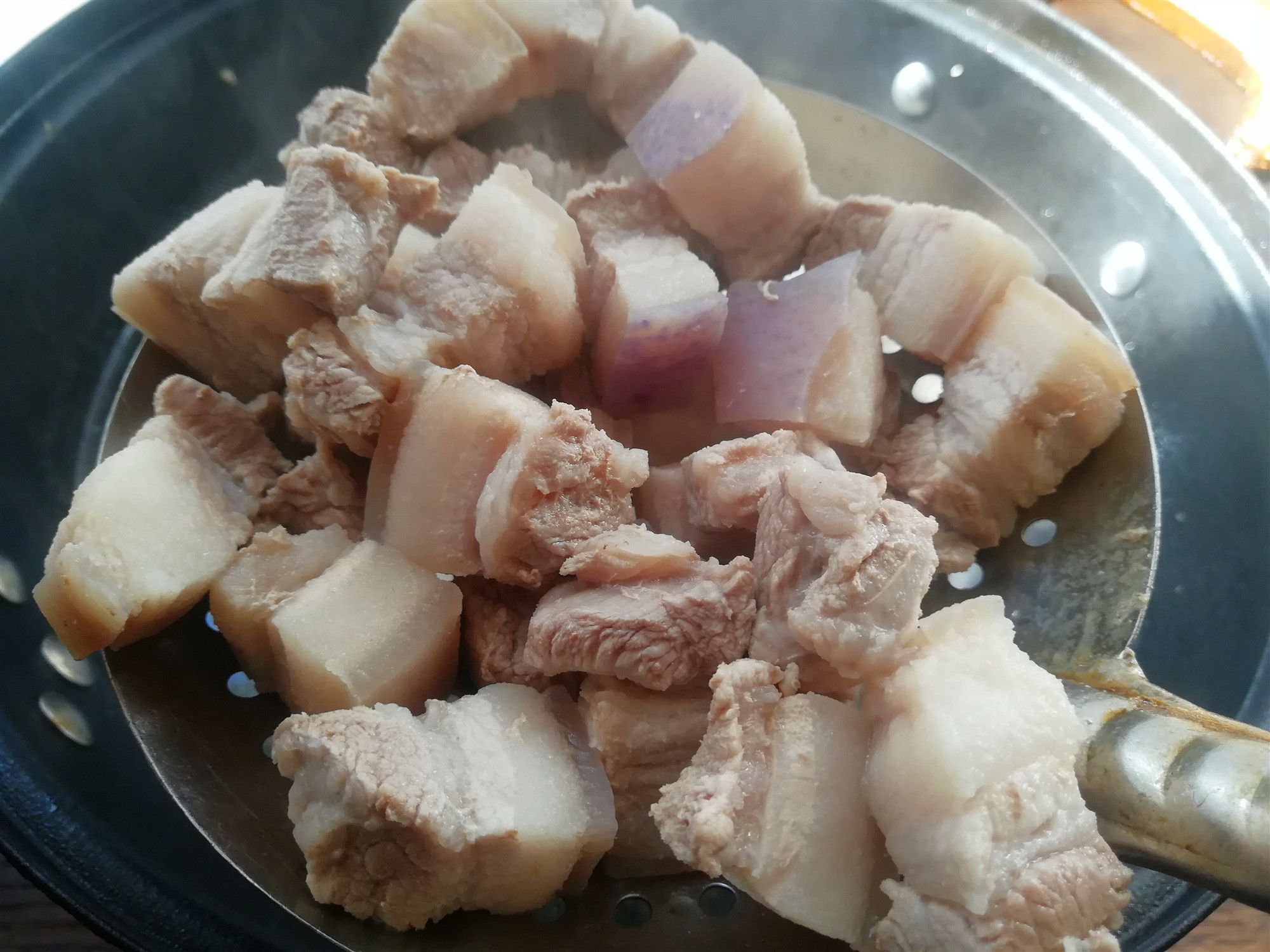猪肉还是这个部位最香教你这个做法吃着不油腻和米饭是绝配