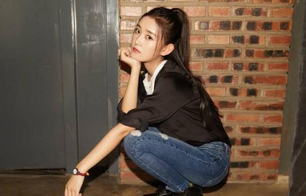 蒋依依晒"健身照",看到出汗脱妆后的素颜,网友:浪费化妆品!