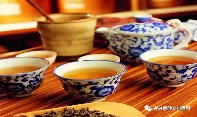                     小孩子喝茶好不好？该不该给小孩子喝茶