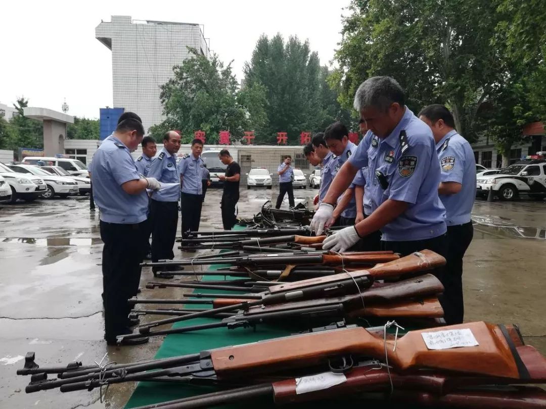 【早报关注】一大早,大批警察就开始行动,发生什么事了?