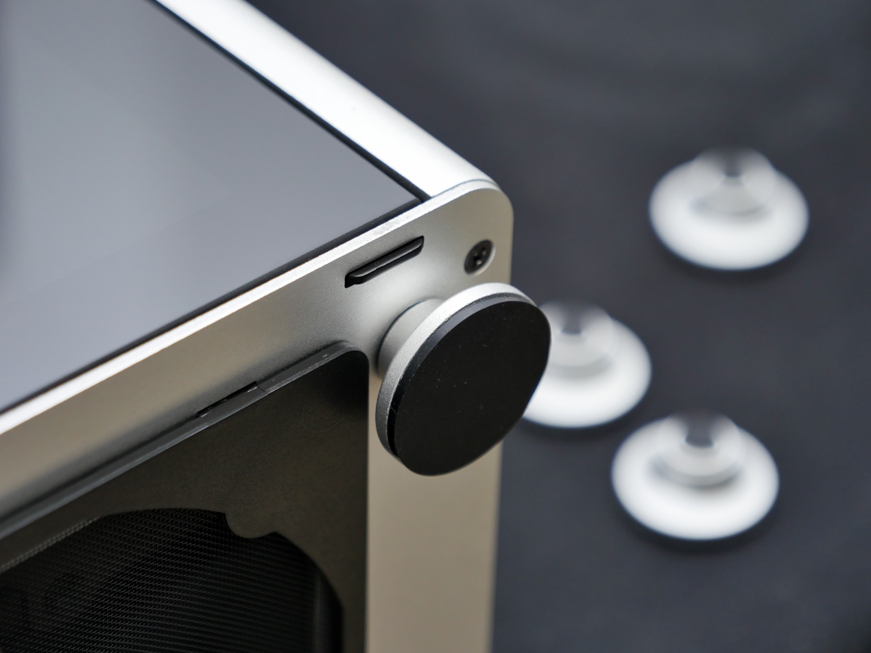 ITX换新升级:乔思伯A4水冷机箱+R5 3600 RX5