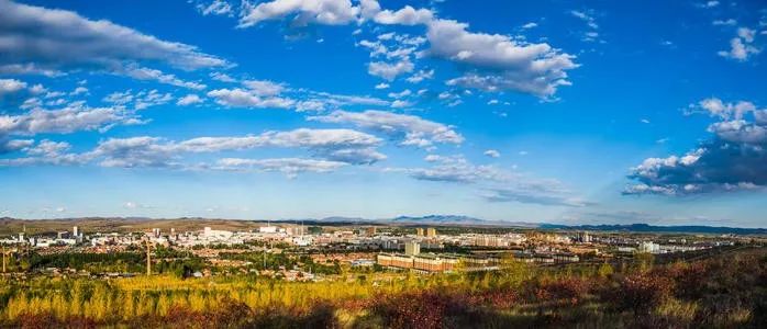 天 生 丽 质 林西县位于内蒙古自治区赤峰市北部,地处东经117°38′