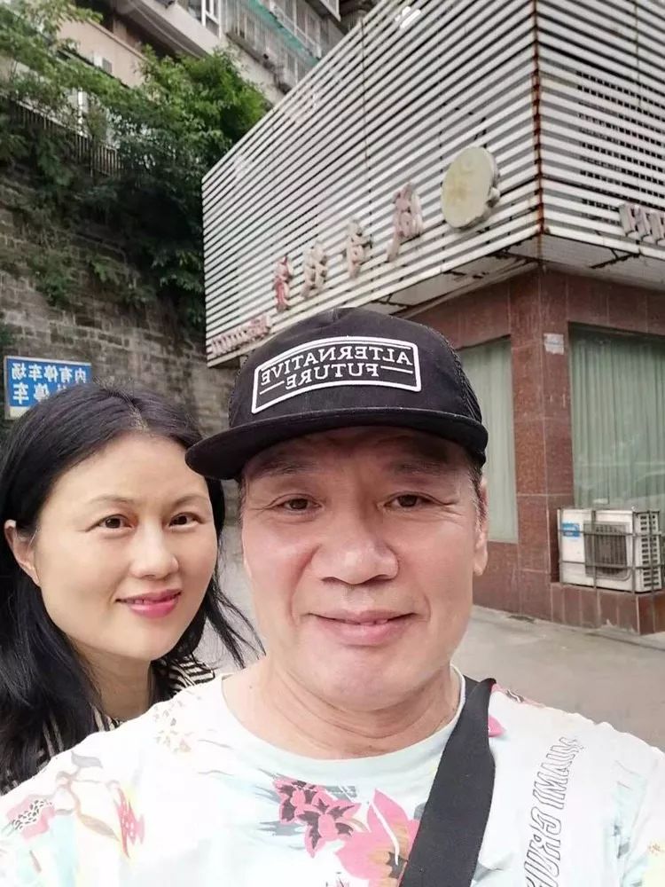 如今63岁的罗莽
