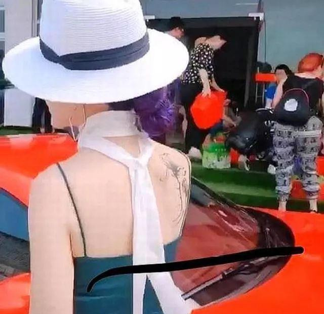 重庆保时捷女司机:农家女、低学历、暴脾气;目前全家玩失踪 下载pt电子游戏
