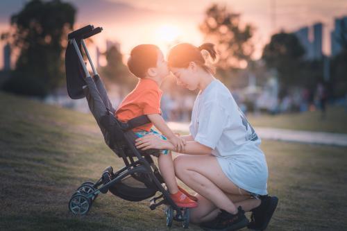                     孩子交给奶奶带后，不再记得妈妈，奶奶的解释让妈妈很气愤