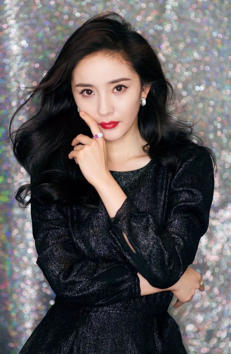 杨幂新恋情?你只看到她身家45亿,却看不到娱乐