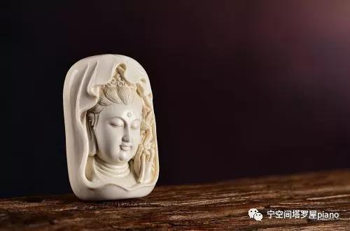 梦境之谜，解析梦见掉牙，且全是下牙，上牙却安然无恙的深层含义