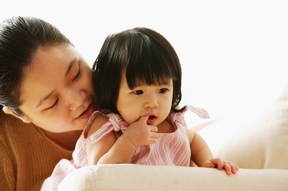                     原创            吃手是宝宝聪明的表现？到了这个年龄一定要戒，不然脸就毁了