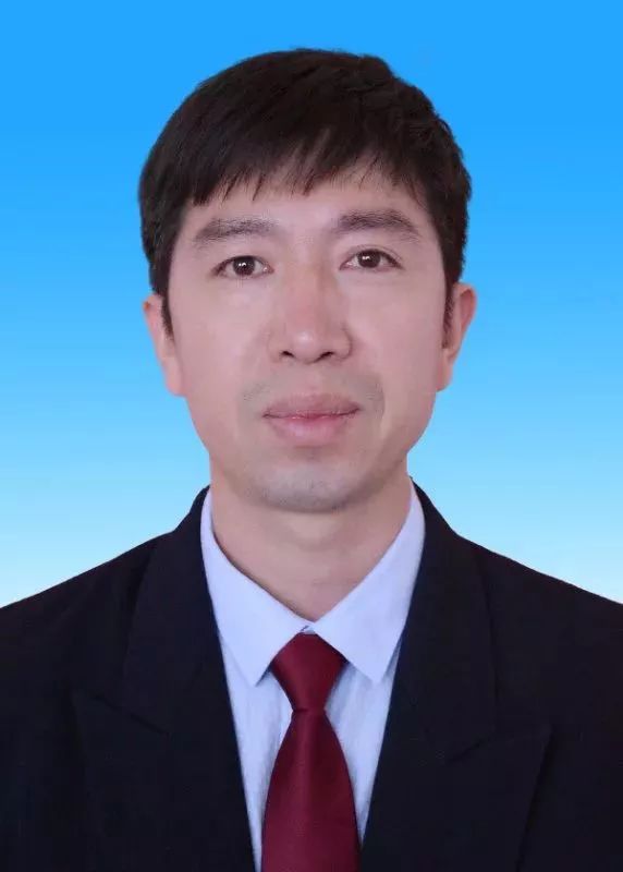 杨贺军,副主任医师,脊柱外科,硕士学位,河南省康复医学会脊柱畸形分