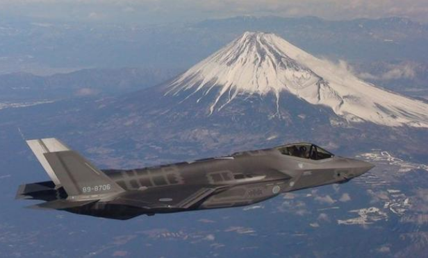 真相水落石出！日本F-35离奇坠海四个月没捞到，全怪这一个人