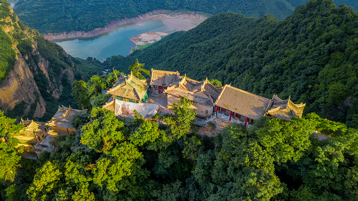 中华道教第一山崆峒山,道家和佛家各占一半山头