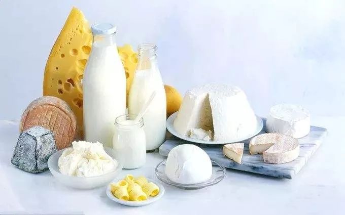 牛奶和奶制品绝对是补钙食物第一名.