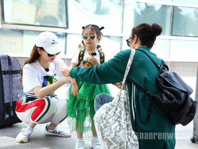 戚薇李承铉我家小两口合体撒糖 Lucky会出镜吗?