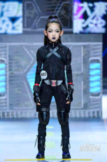 刘怡君获得2019中国超级童模大赛少儿组风采冠军申祖羽晗获得2019中国