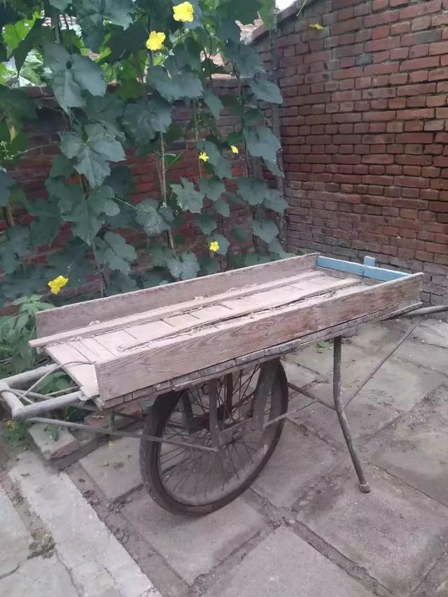 独轮小推车