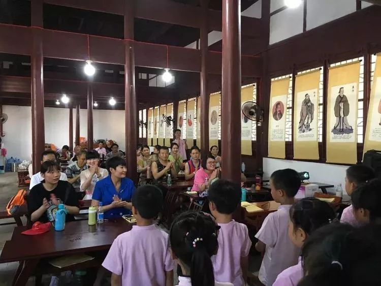 感受国学魅力传承传统文化弋阳县学生暑期社会实践大课堂活动在叠山