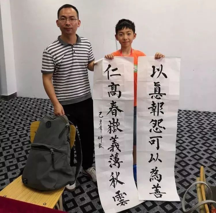 全面发展各有特长开发区小学书法新星张世羽