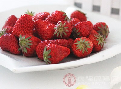 草莓怎么吃治疗口臭