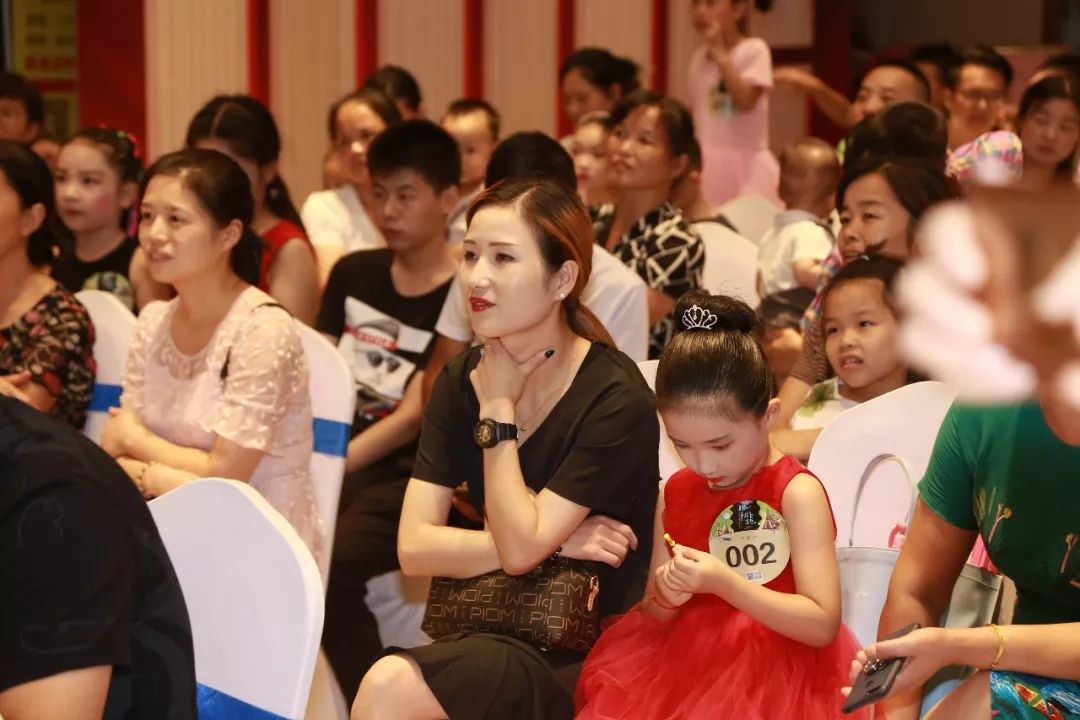 非凡家庭第二季有吗 e403f9ce03254e6195b9167bcb970a0f.jpeg