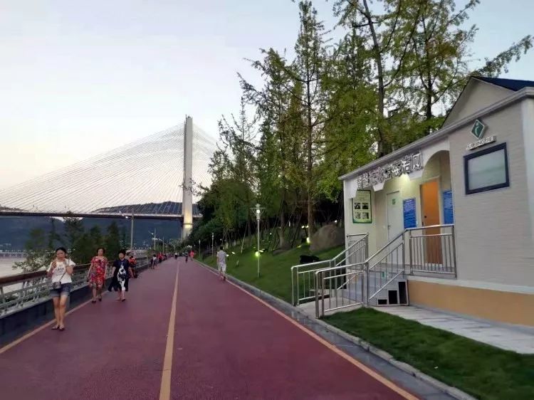 宜宾这个智能无水生态公厕,科技感超足!