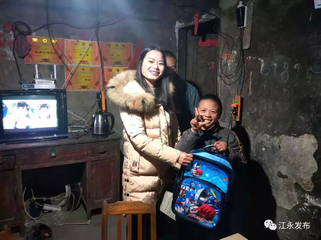 粗石江镇人口_洞口县石江镇(2)