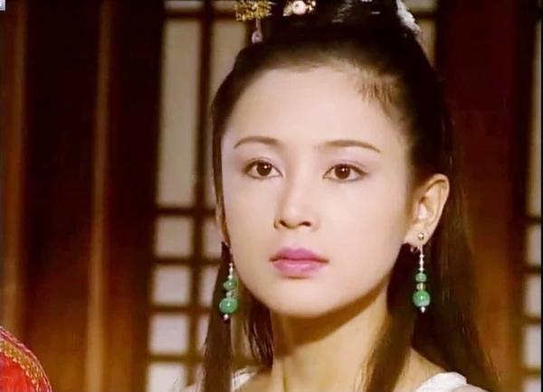 陈凯歌夫妇罕见同框庆生,51岁陈红美貌依旧