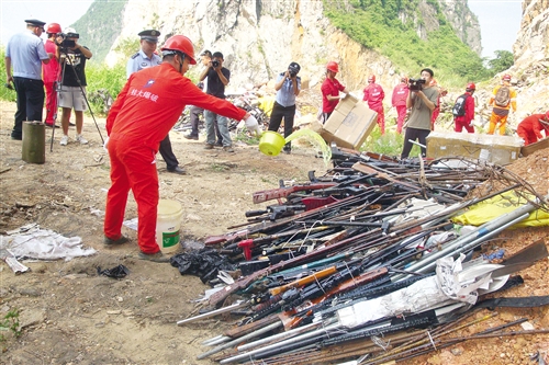 南宁市打击整治枪爆违法犯罪专项行动部分成员单位到现场见证销毁行动